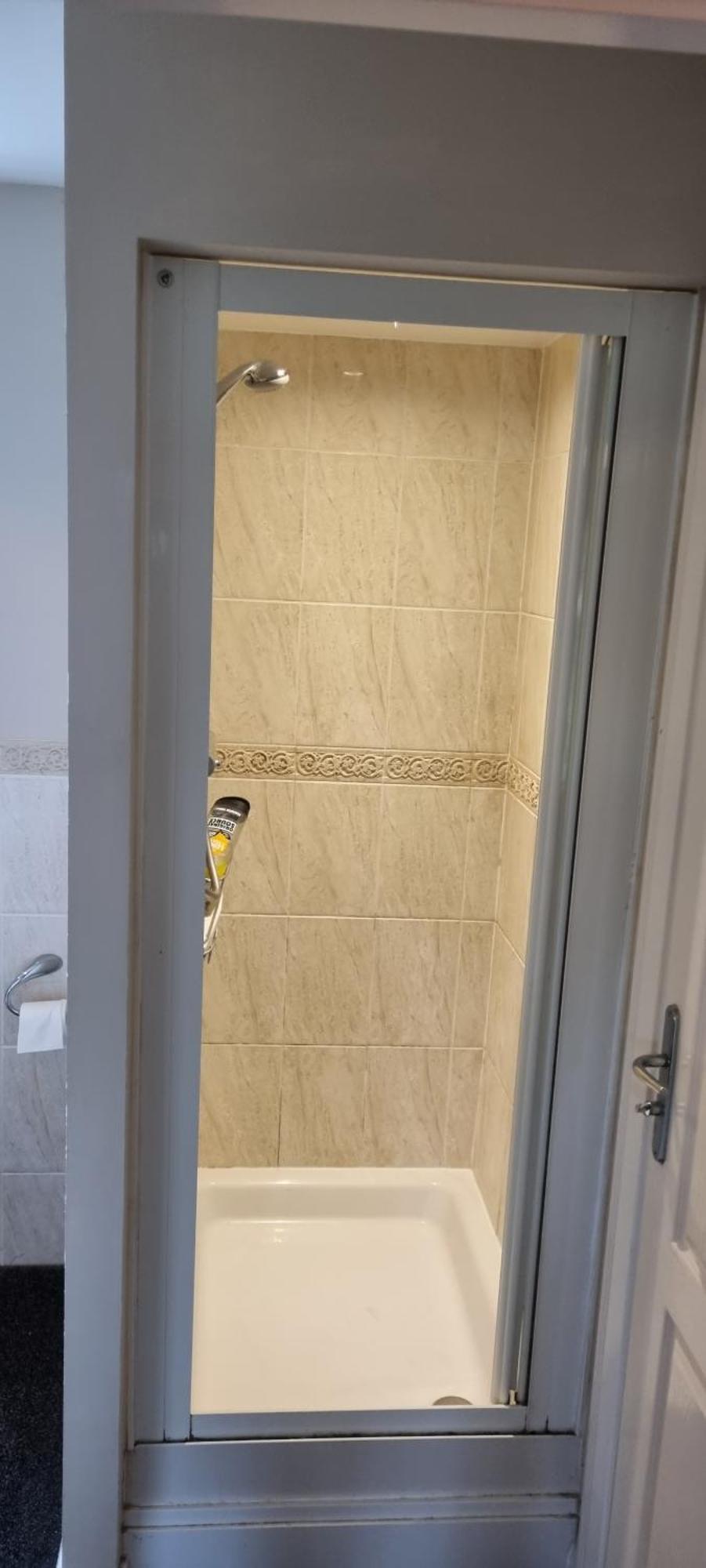 Проживание в семье 6 Deluxe Doubles 2 With En In Large House - No Pets Суиндон
